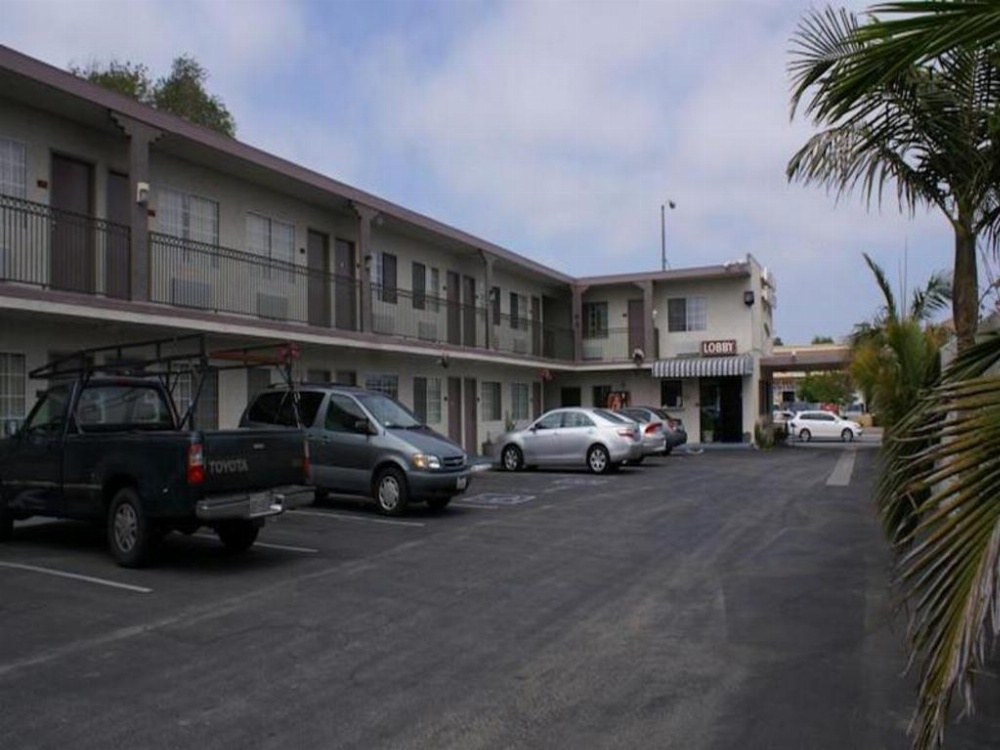 American Inn & Suites LAX Airport